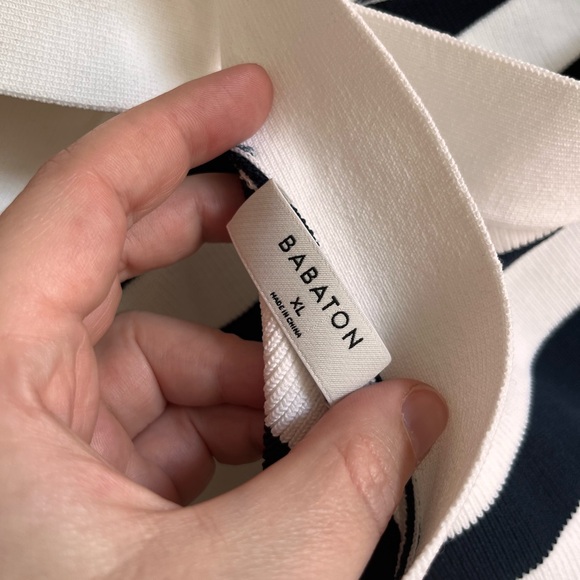 Babaton NWT Women's Sculpt Knit Cross Crop White and Total Eclipse Size XL - Picture 5 of 13